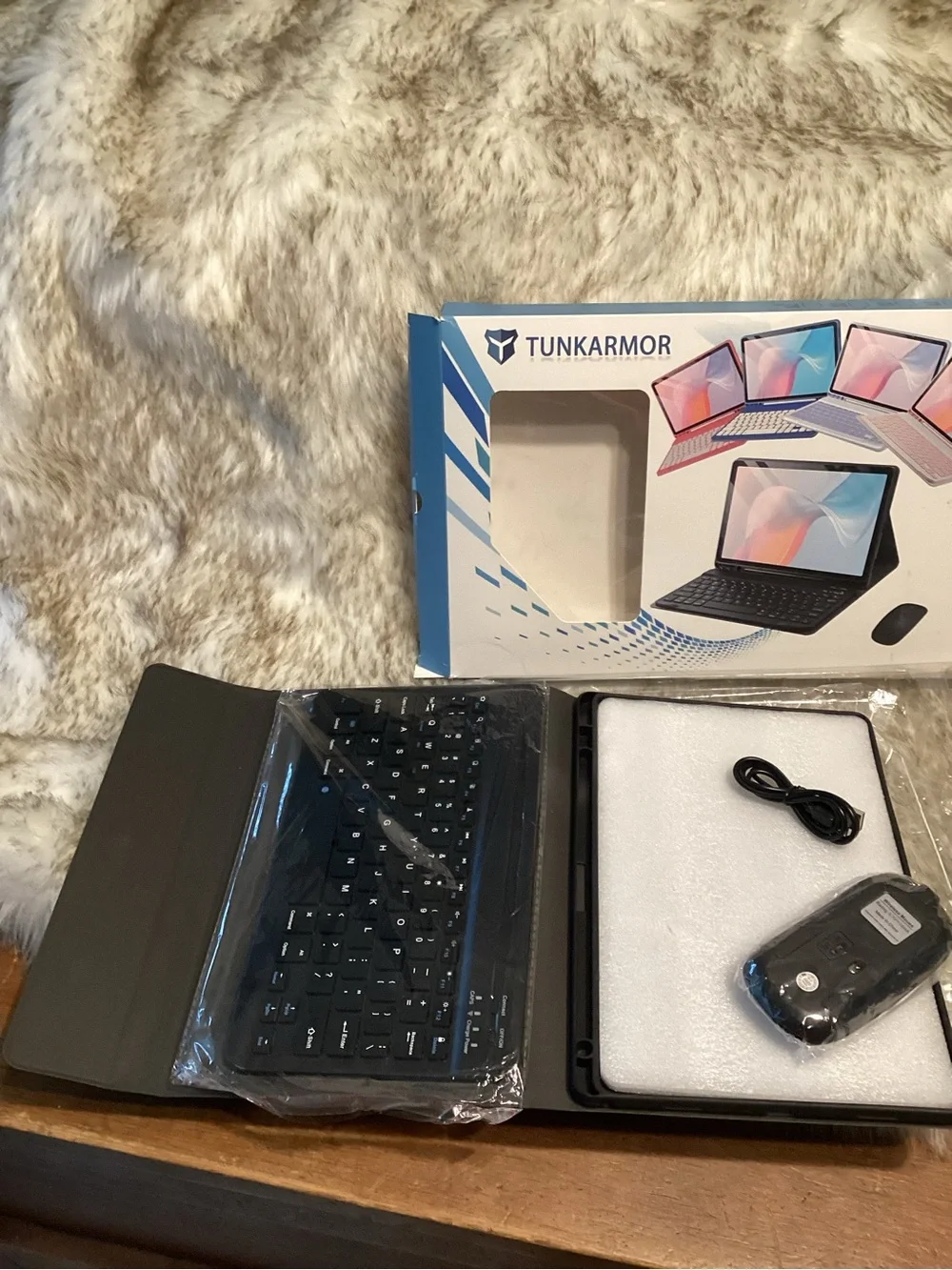 Tunkarmor Black Bluetooth Tablet Keyboard Case with Wireless Mouse